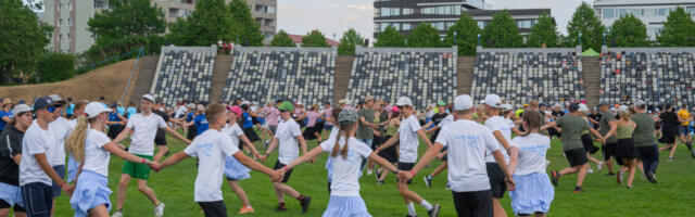 Täna hommikul alustasid tuhanded tantsijad Kalevi staadionil XIII noorte tantsupeo proovidega