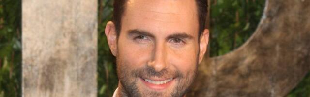 VÕRDLE | Ei tunneks äragi! Maroon 5 ninamees näeb ilma habemeta välja nagu teine inimene