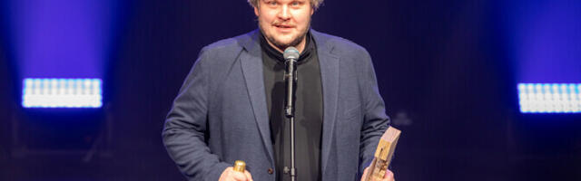 Tallinna linnateatri uue maja avalavastuste hulka lisanud Uku Uusbergi "Avamine"