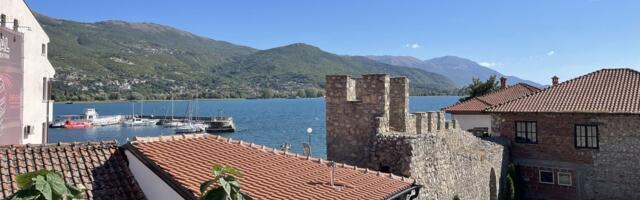 Justkui Jeruusalemm, aga Põhja-Makedoonias. Lisandub maaliline järv