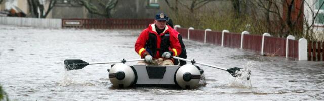 KESKKONNAAGENTUUR HOIATAB | Eestit kimbutab tugev vihm ja äike, mis võivad kaasa tuua üleujutused