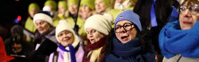 FOTOD | Otepää oli taaskord puupüsti rahvast täis! Talveöölaulupidu tõi kohale tuhanded huvilised