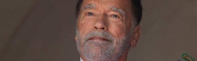 Haruldane kaader_ Arnold Schwarzenegger poseeris koos endast aastakümneid noorema kallimaga