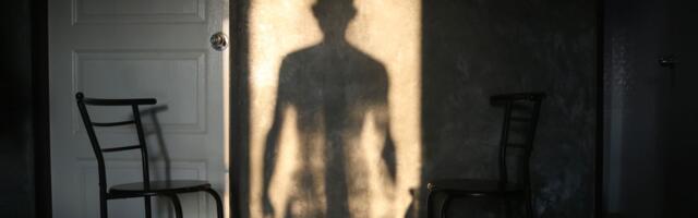 Nõidumises süüdistatud mees ei lausunud enda kaitseks sõnagi, vaid lasi end kivide all surnuks litsuda