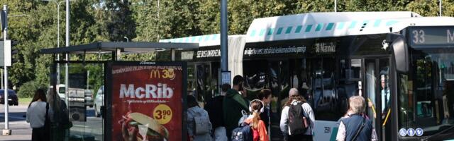 Pelgulinnas on ühistransport tipptunnil triiki rahvast täis. Järvan: lisabusse juurde panna ei saa