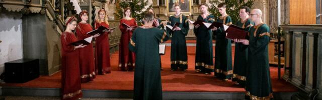 Ansambel Orthodox Singers esitas Toomkirikus kauneid jõululaule