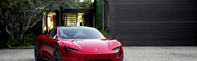 Tesla Roadsteri tellijad hakkavad raha tagasi nõudma, kuigi Musk lubab taas midagi enneolematut