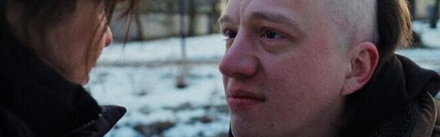 Arvustus. Vabadus paigal seista: kas "Mo Papa" kunstiline eksperiment õigustab end?