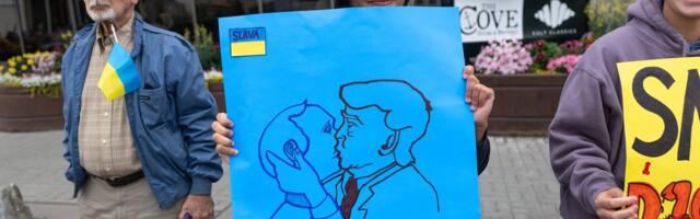 DELFI VIDEO ja FOTOD ALASKALT | „Trump on Putini libu.“ Trumpi-vastased avaldasid Ukraina toetuseks meelt