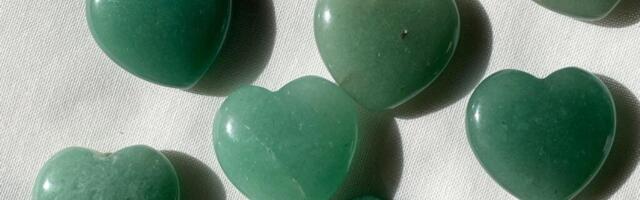 Esmaspäev 20 aprill 2026 kristalliks on roheline aventuriin