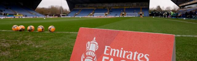 Noor Inglismaa jalgpallur varises mängu ajal kokku ja suri