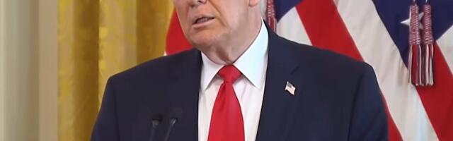 Trump: Macron toibub endiselt naise antud paremsirgest vastu lõugu