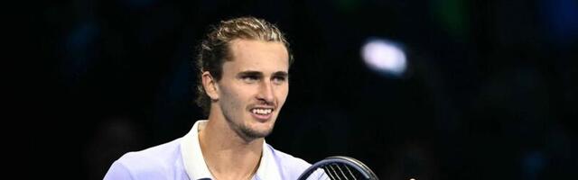 Zverev saatis Alcarazi ATP finaalturniiril väljalangemise äärele  