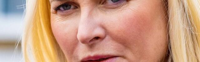 Lapseootel Mette-Marit otsis armastust kohtingusaatest. Selle näitamine keelati aastate eest