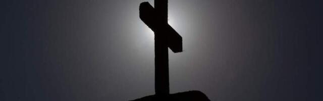 Распятие у входа в баварскую школу признали нарушением прав учеников
