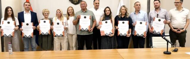 Dodeljene nagrade najboljim proizvođačima rakije: Čašica ponovo zauzela sto, ove destilerije izvoze u svet