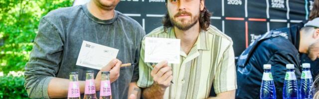 KAUBOIMÜTSID PÄHE! Stig Rästa ja Victor Crone üllatasid publikut radikaalse stiilimuutusega