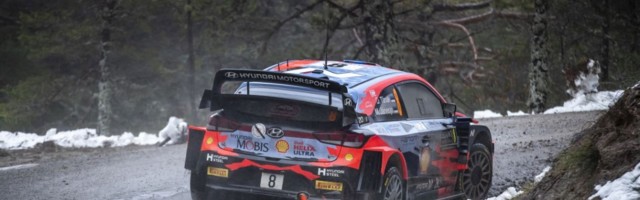 Tänak langes laupäevase kahe esimese katse ja kahe rehvipurunemisega punktikohalt välja