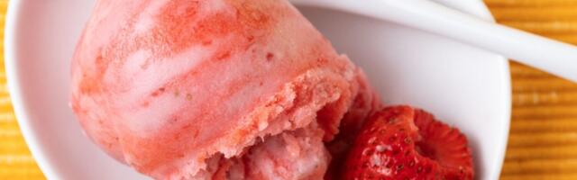 RETSEPT: ERATREENER LIISI madalakaloriline maasika-küpsisejäätis