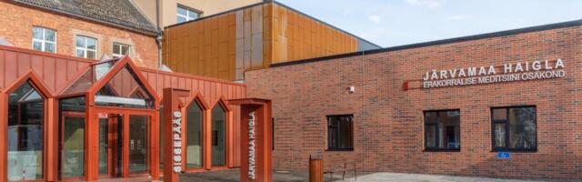 Sõjalise õppuse raames harjutatakse Järvamaa Haigla territooriumi kaitsmist