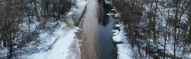 GALERII | Nagu kevadine suurvesi! Viljandimaal on mitmed teed läbimatud