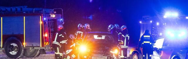 FOTOD | Saaremaal tegid kaks sõiduautot avarii