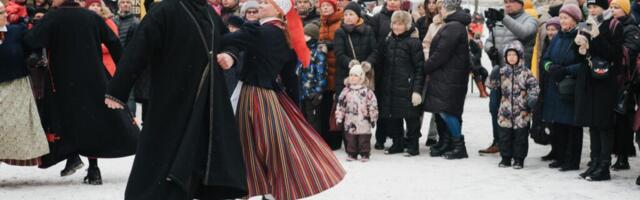 FOTOD. Advendiaeg Nõmmel algas jõuluturu ja kaunistatud akendega