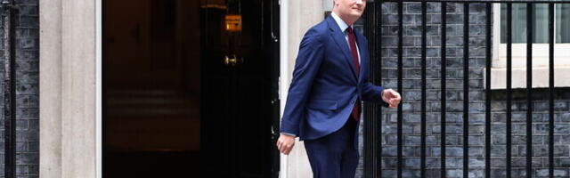 Briti tervishoiuminister tahab peaminister Starmeri kõrvale lükata