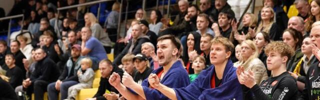 Esiliigas tõid kaks mängu saali ligi 700 inimest, Rapla liigub põhihooaja võidu suunas