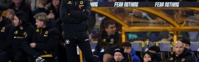 Inglismaa kõrgliiga punane latern vallandas peatreeneri