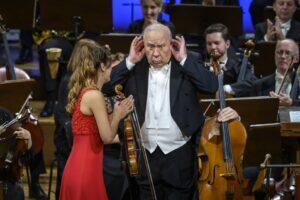 Dirigendi portree vana mehena