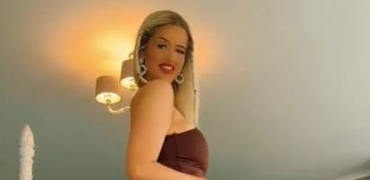 Zbog visine rivlači poglede gde god da se pojavi, a mnogi je mešaju sa muškarcem: Njen dečko poručuje "To me uzbuđuje"