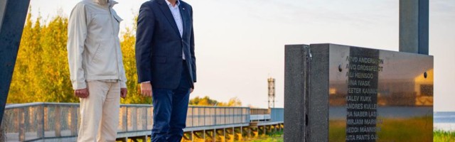 Pärnu linna juhid mälestasid Estonial hukkunuid