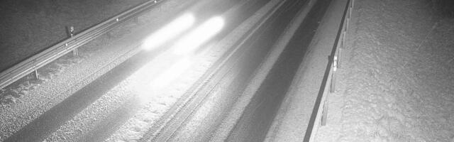 FOTOD | Põhja-Eestit on tabanud tugev rahe- ja lumesadu. Teletorn sai välgutabamuse