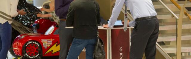 Üliaktiivsed müügimehed ostukeskustes kõiki ei häiri, mõne üle siiski ka kaevatakse