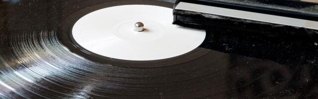 How to Clean Your Vinyl Records (2026): Vacuum, Ultrasonic, Solution, Brush
