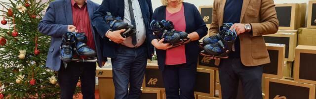 Olümpiakomitee kinkis koolidele uisud