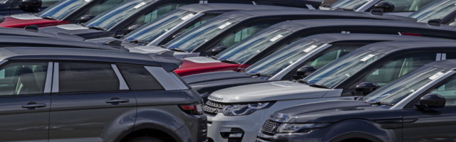 Šokk automaailmas: Jaguar Land Rover on sunnitud tootmise peatama, kuna kiibid on otsas