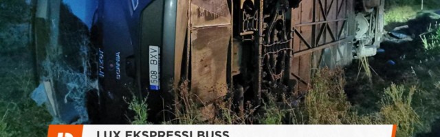Reporter: Lux Ekspressi buss 43 reisijaga paiskus kummuli