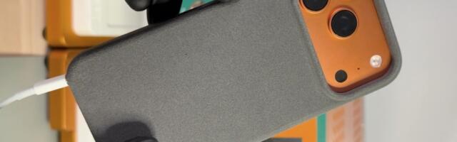 This case adds a Lightning port to the Apple iPhone 17 Pro