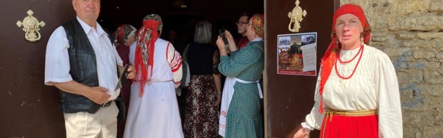 Penin­gi mõis avas aas­ta­küm­ne­te jä­rel taas uk­sed