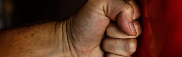 Õiguskomisjon toetab vägivallatsejate viibimiskeelu pikendamist