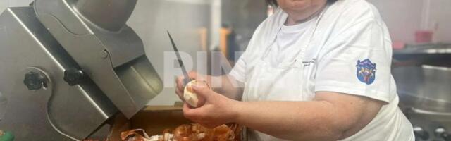 Miroslava nastavlja svoj plemeniti poziv: 20 godina, ranom zorom, dolazi u Crveni krst, svakom podari osmeh