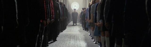 A zoom-in on the paradigm shift towards a sivilization of distortion and about the adventures of organizing mass resistance to it