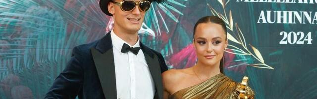 KLÕPS | Lauljad Beatrice ja AG lasid endale samasuguse kehakaunistuse teha. „Ühiseid tätoveeringuid tehakse elus korra.“