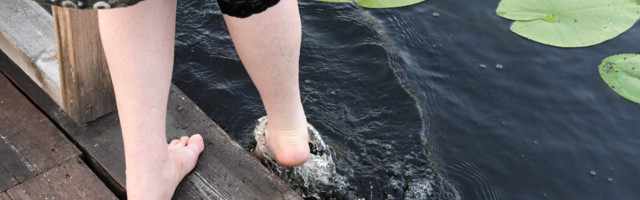 RÕUGES KUTSUTAKSE AVASTAMA VALLA AVALIKKE UJUMISKOHTI