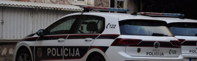 PAJSEROM BRUTALNO UBIO OCA, PA TETKU ŠIPKOM UDARAO PO GLAVI! Krvavi zločin u garaži porodične kuće: Muškarac tada sam pozvao policiju!