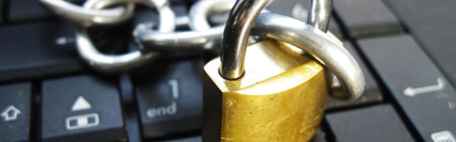 Facebooki vilepuhuja vallandati pärast sotsiaalmeediahiiu vaktsineerimisinnuka poliitika avalikustamist