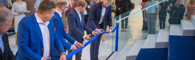 GALERII: Avati uhiuus valgusküllane Saaremaa Gümnaasium