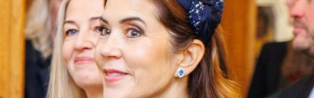 „See sobib ideaalselt Eesti lipu sinisega!“ Kuninganna Mary kannab Tallinnas väga hinnalist ja erilise ajalooga ehet